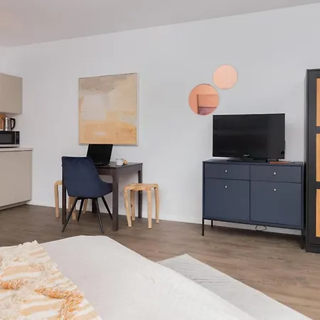 Slaska With Parking & Gym Business District By Renters شقة
