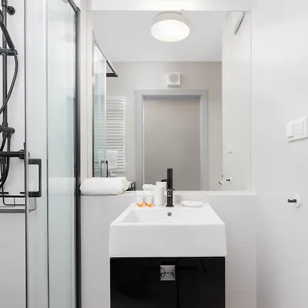 śląska With Parking&gym Business District By Renters Apartament