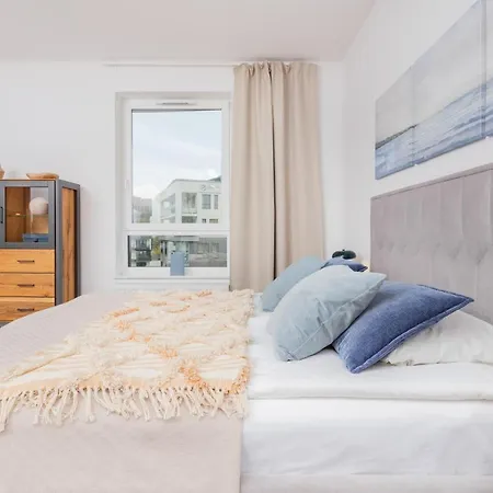 Slaska With Parking & Gym Business District By Renters Apartment