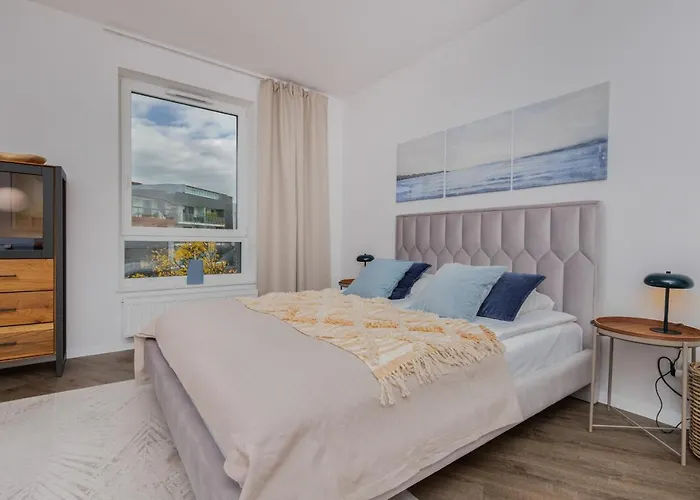 Apartment Slaska With Parking & Gym Business District By Renters *